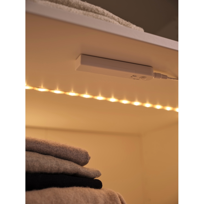 Osram - LED-remsa med rörelsesensor FLEX 1m LED/2W/4xAA
