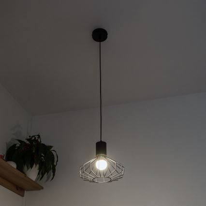 Pendellampa med kabel SOLANO 1xE27/15W/230V svart/guld
