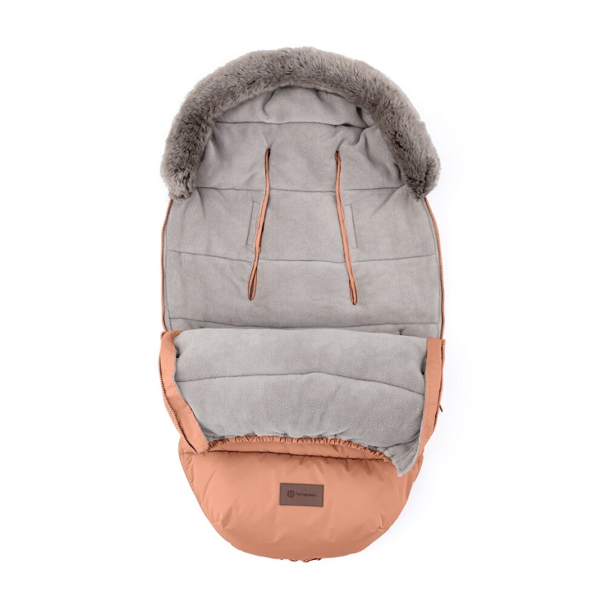 PETITE&MARS - SET Barnåkpåse 4-i-1 COMFY + handvärmare för barnvagn FURRY Pastel Peach