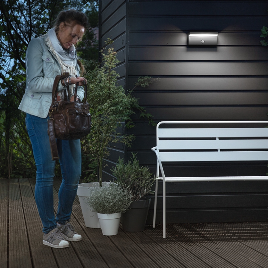 Philips - LED Utomhus vägglampa med sensor 2xLED/4,5W/230V 4000K IP44