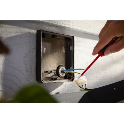 Philips - LED RGBW Ljusreglerad utomhus reflektor Hue DISCOVER 2xLED/15W/230V 2000-6500K IP44