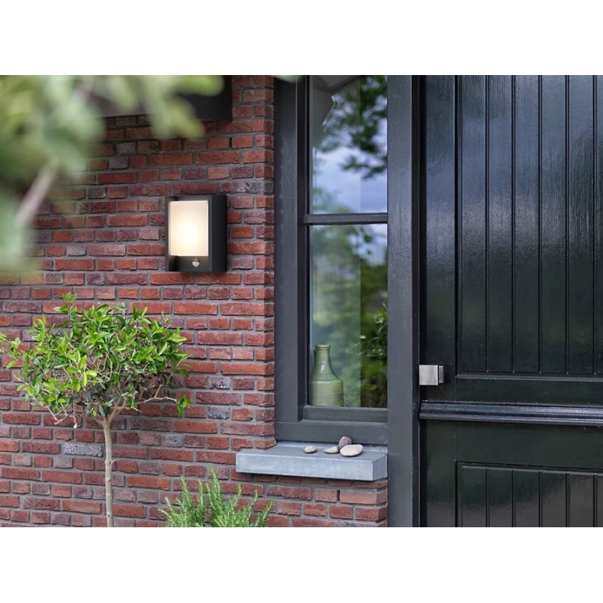 Philips - LED Utomhus Vägglampa med Sensor ARBOUR LED/3,8W/230V 2700K IP44