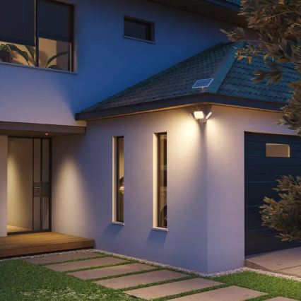 Philips - ZYREN solcellsdriven LED-vägglampa med sensor, 24,5W/3,7V, 2600 mAh, 3000K, IP65, vit