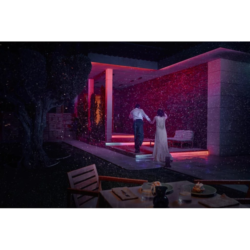 Philips - Hue FLUX LED RGBW dimbar utomhusremsa 5 m LED/30 W/230 V 2200–6500 K IP67 + rörelsesensor