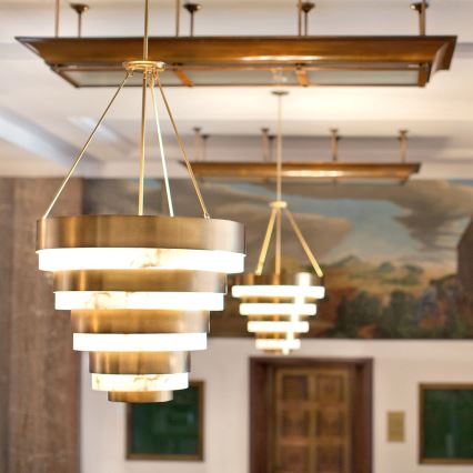 Quintiesse - Ljuskrona på stång ECHELON 8xE14/40W/230V guld