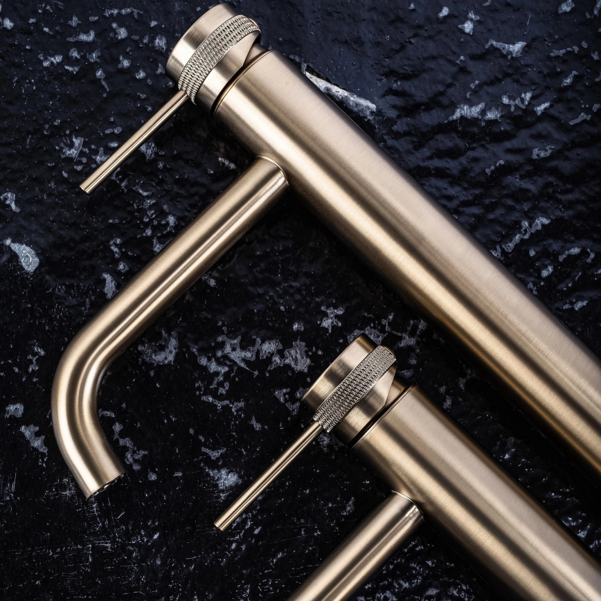REA-B6896 - Tvättställsblandare LUNGO 28 cm borstad guldfinish