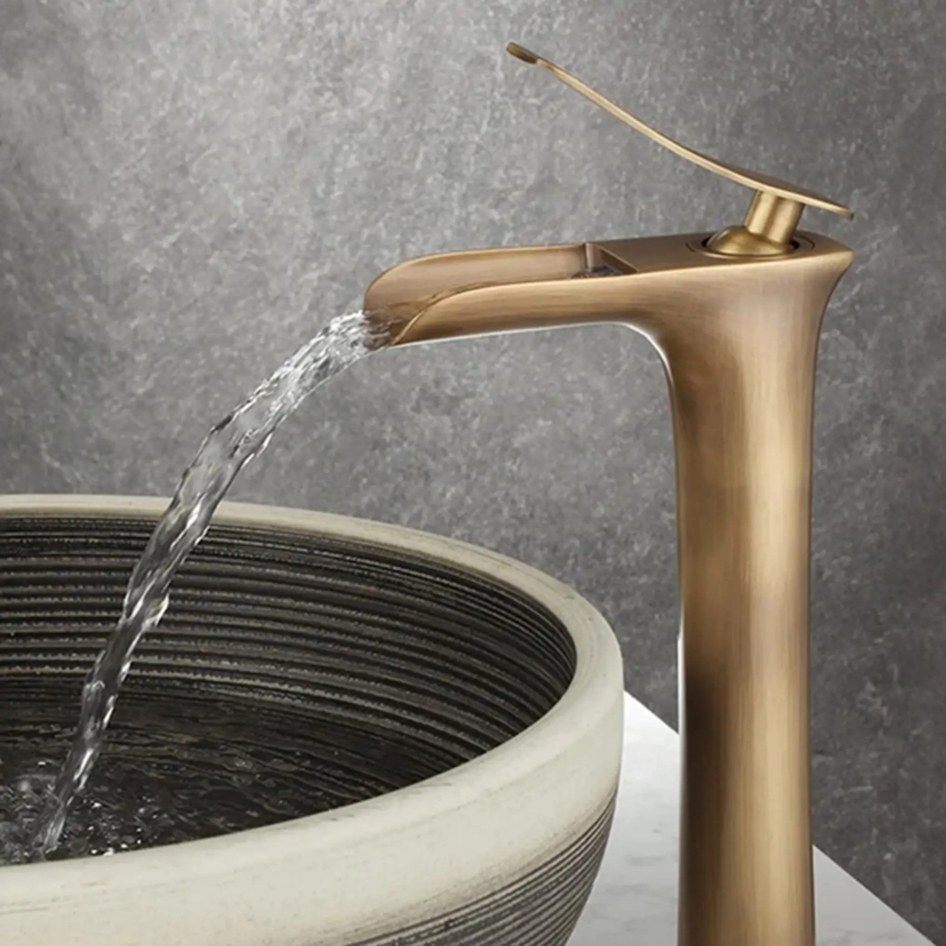 REA-B8120 - Tvättställsblandare LAGUNA 30 cm borstad guld