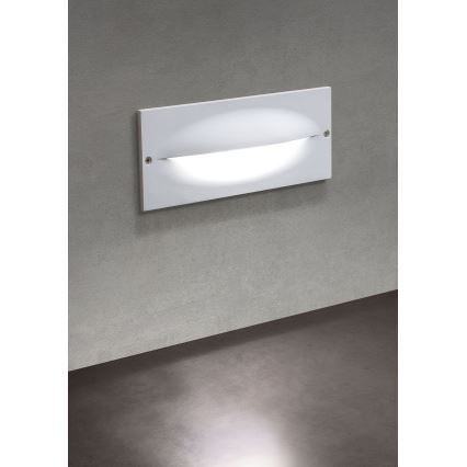 Redo 90009 - LED utomhusorienteringsarmatur TAMPA LED/11W/230V IP54 vit