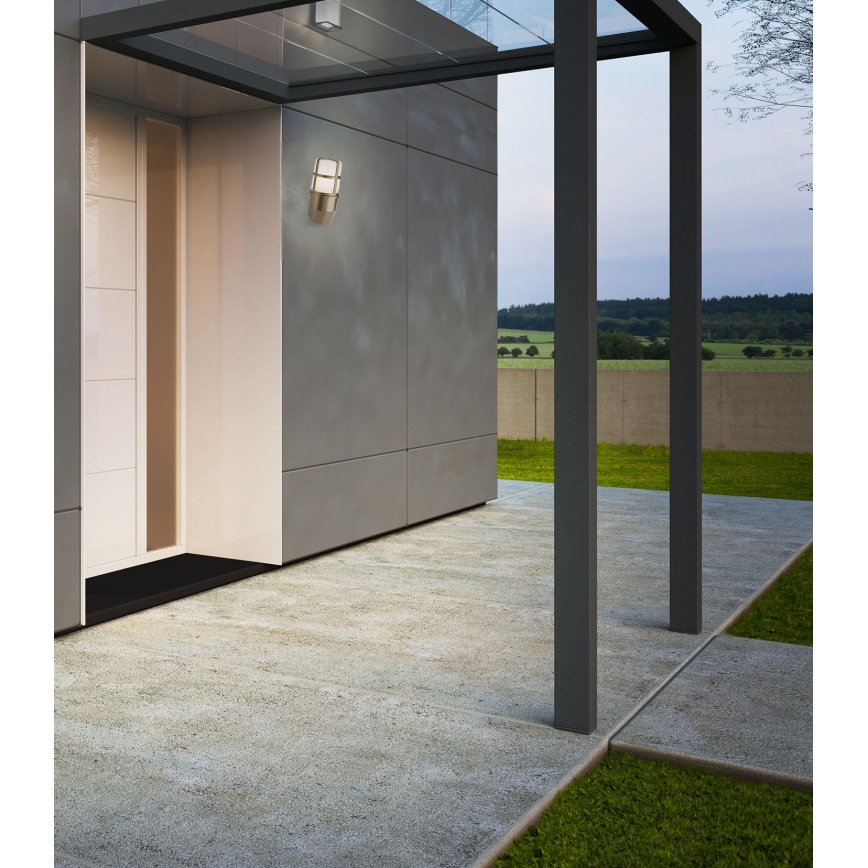 Redo 90202 - Vägglampa för utomhusbruk TRITON 1xE27/28W/230V IP54 mässing