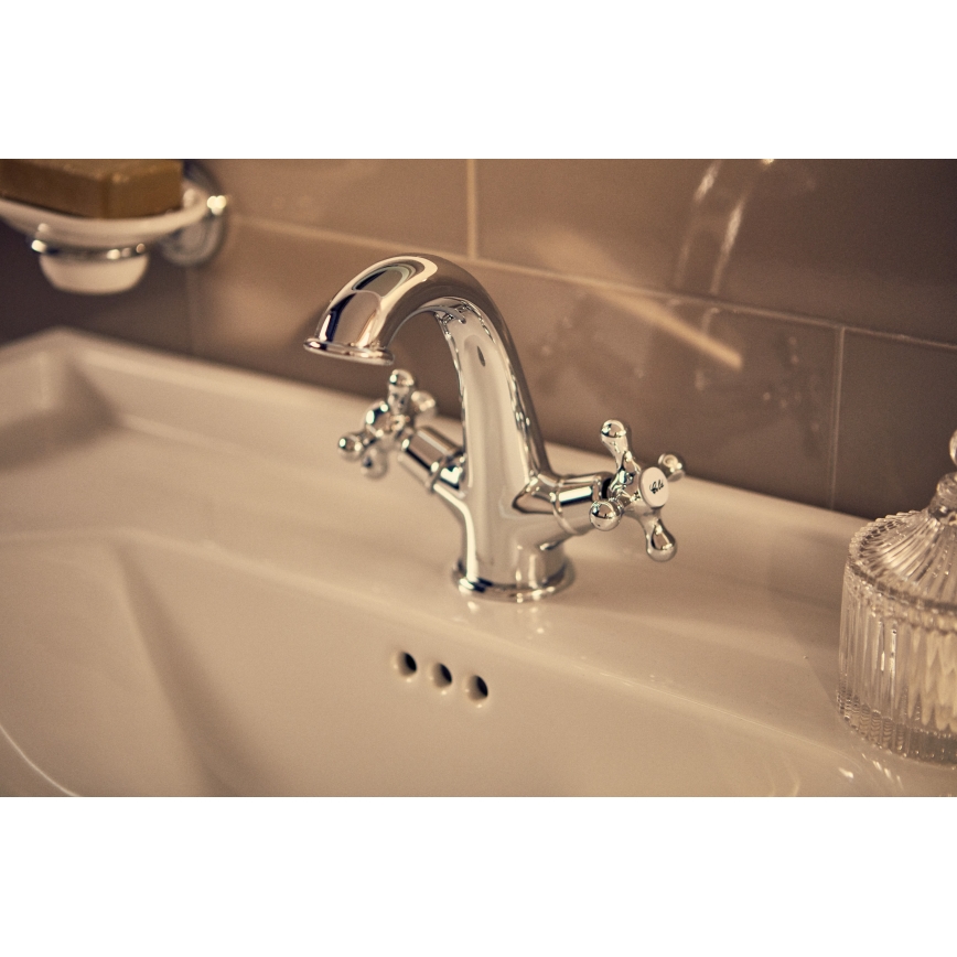 Roca A5A3A4BC00 - Tvättställsblandare med bottenventil och överfyllnad CARMEN 17,8 cm blank krom