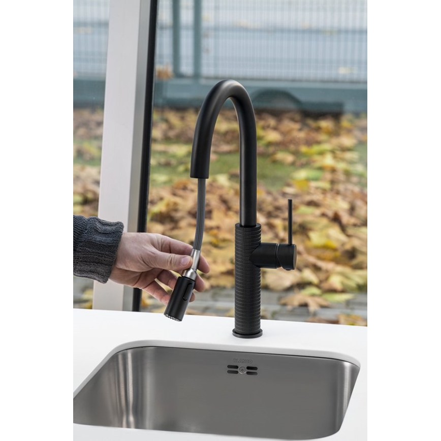 Sapho - Tvättställsblandare med utdragbar spruta FLAWO matt svart