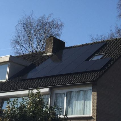 Solcellspanel JA SOLAR 390Wp helsvart IP68 halvskuren