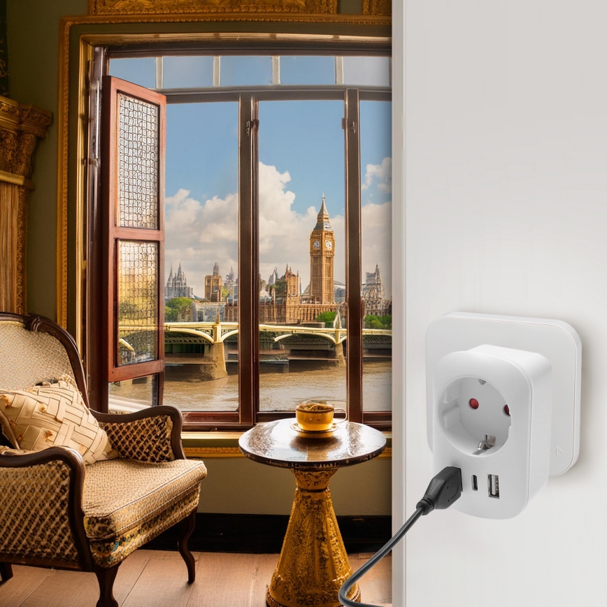 Reseadapter för UK 230V 2x USB-A + 1x USB-C