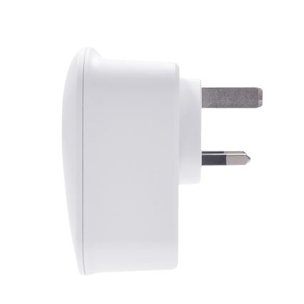 Reseadapter för UK 230V 2x USB-A + 1x USB-C