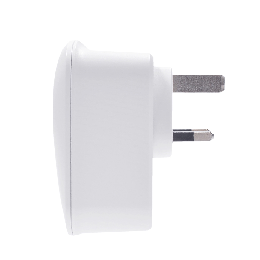 Reseadapter för UK 230V 2x USB-A + 1x USB-C