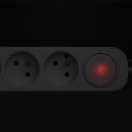Förlängningskabel 5 m med inbyggd strömbrytare, 3 uttag och USB-A- och USB-C-laddning