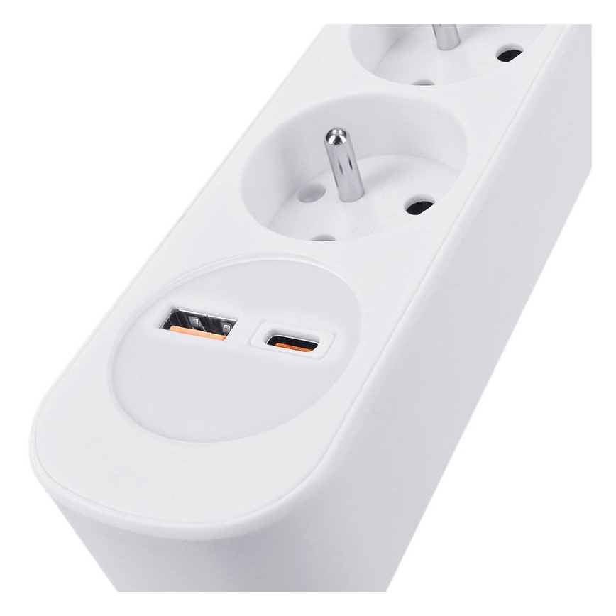 Förlängningskabel 5 m med inbyggd strömbrytare, 3 uttag och USB-A- och USB-C-laddning