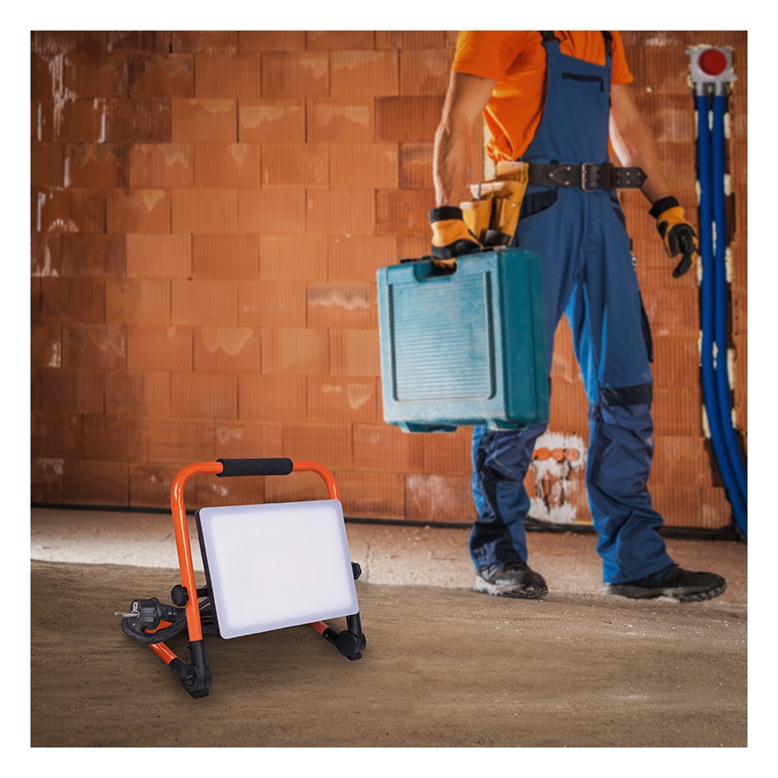 LED-strålkastare med stativ LED/100W/230V 4000K IP65