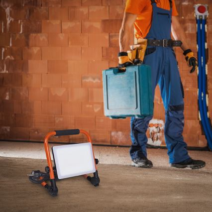 LED-reflektor med stativ — 50 W, 230 V, 4000 K, IP65