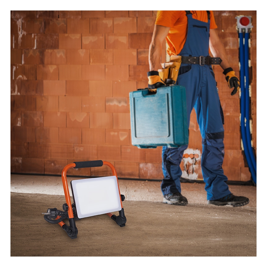 LED-reflektor med stativ — 50 W, 230 V, 4000 K, IP65