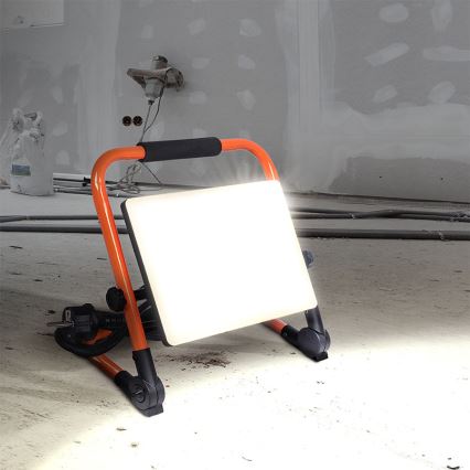 LED-reflektor med stativ — 50 W, 230 V, 4000 K, IP65