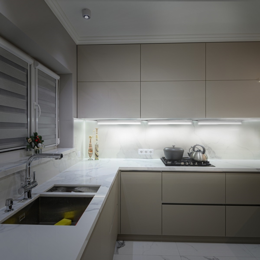 LED-underskåpsarmatur LED/4W/230V 4100K 28 cm