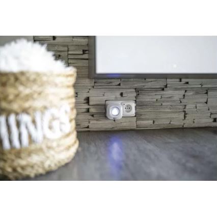 Trådlös dörrklocka för vägguttag 230V + 1xCR2032 IP44 vit