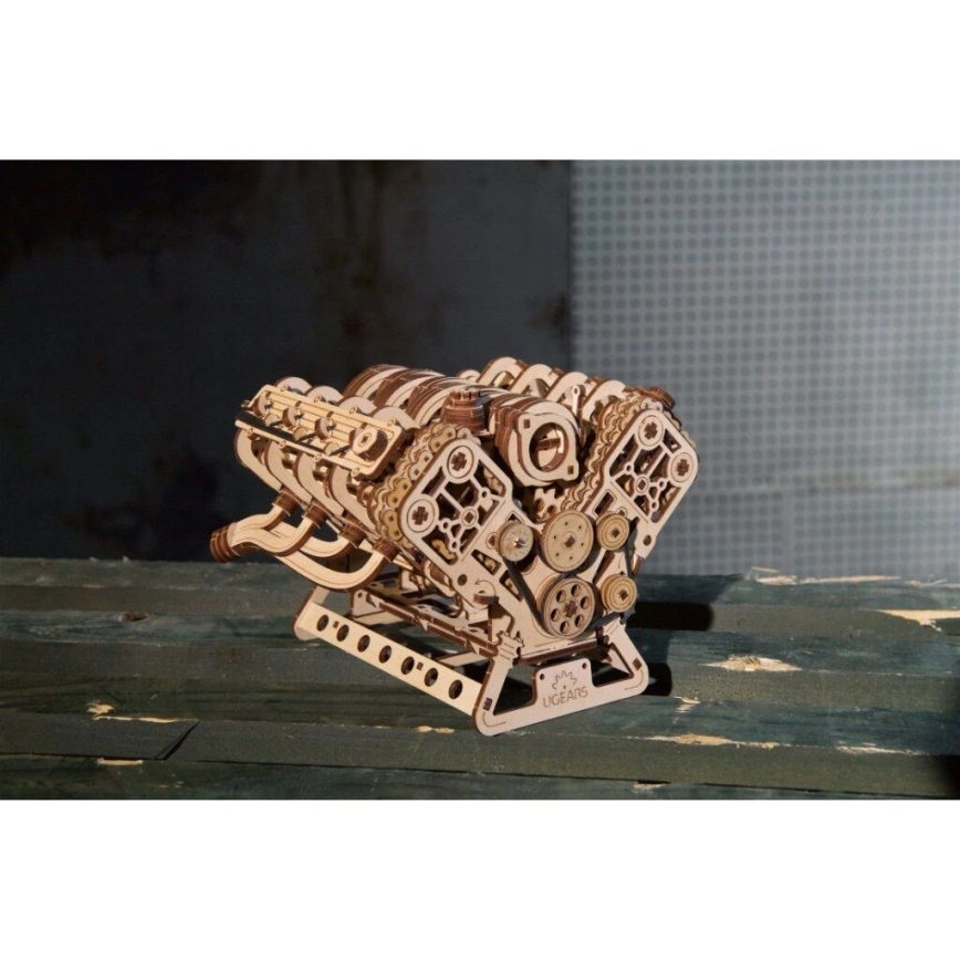 Ugears - 3D-mekaniskt träpussel V8-motor