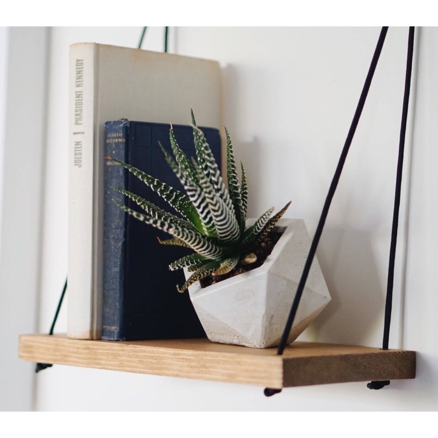 Vägghylla 50x40 cm gran