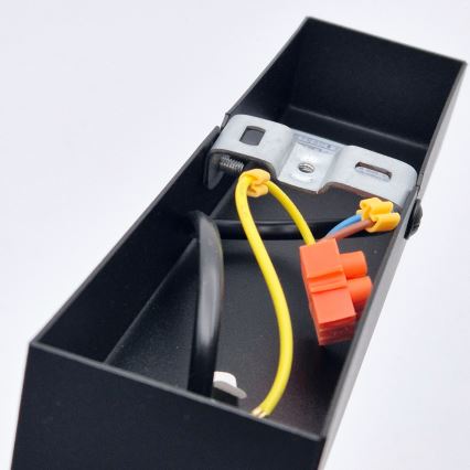 Vägglampa ASTRID 1xE27/60W/230V matt svart