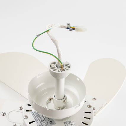 ZEVENTI - Takfläkt FAMARA 1xE14/60W/230V vit